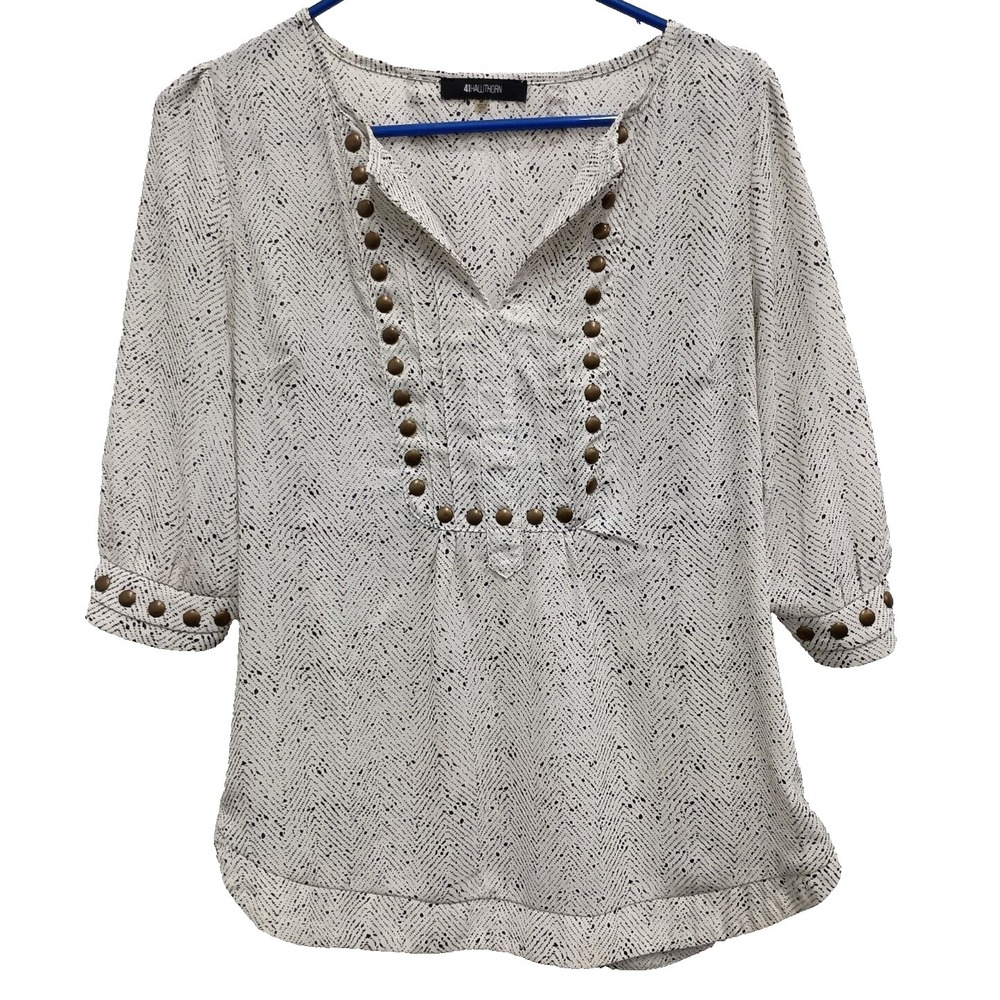41 Hawthorn Stitch Fix Top Womens Medium White Printed Studded 3/4 Sleeve Office